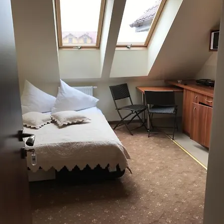 Zlota Roza Bed & Breakfast 4*