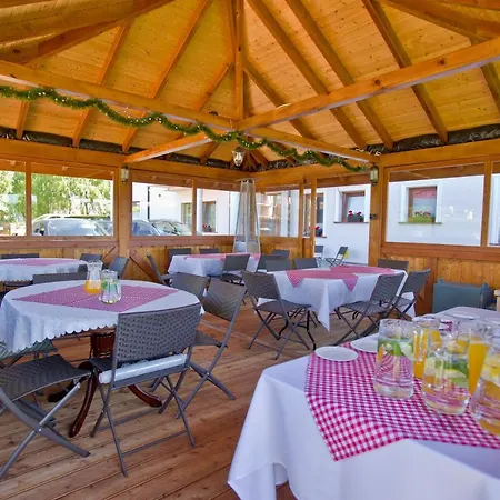 Zlota Roza לינה וארוחת בוקר סרבינובו