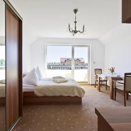 לינה וארוחת בוקר Zlota Roza