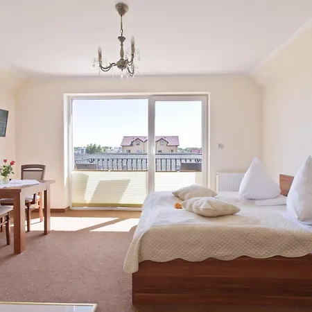 לינה וארוחת בוקר Zlota Roza סרבינובו