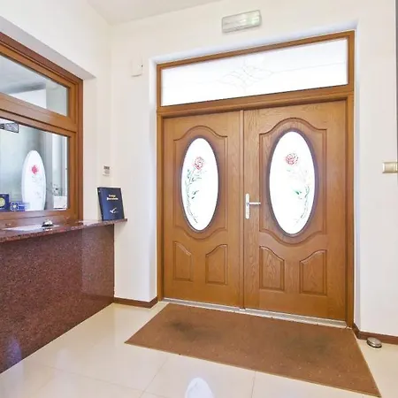 לינה וארוחת בוקר Zlota Roza סרבינובו